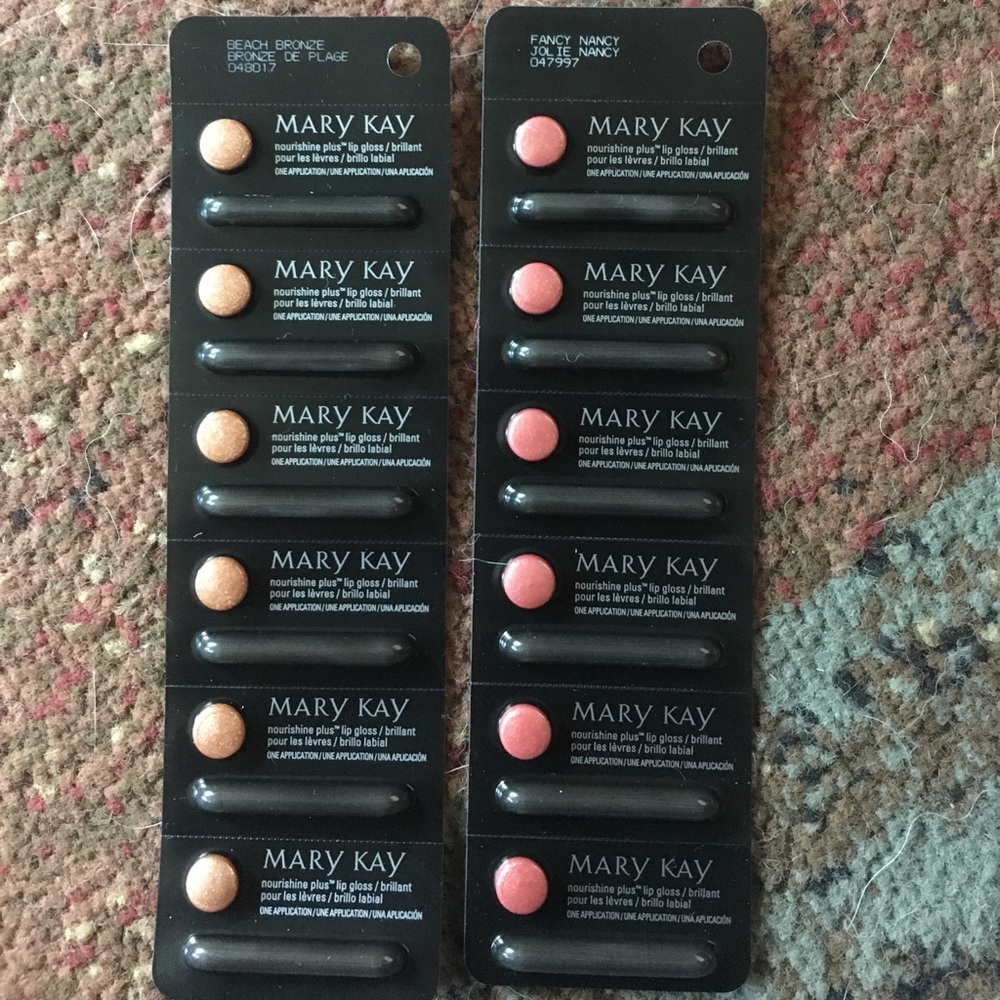 Tinted lip gloss samples