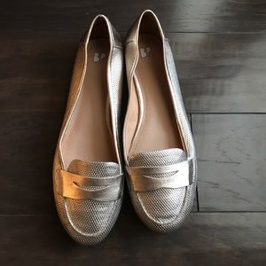 Like new brass plum gold loafer in size 9.5 Like new brass plum gold loafer in size 9.5