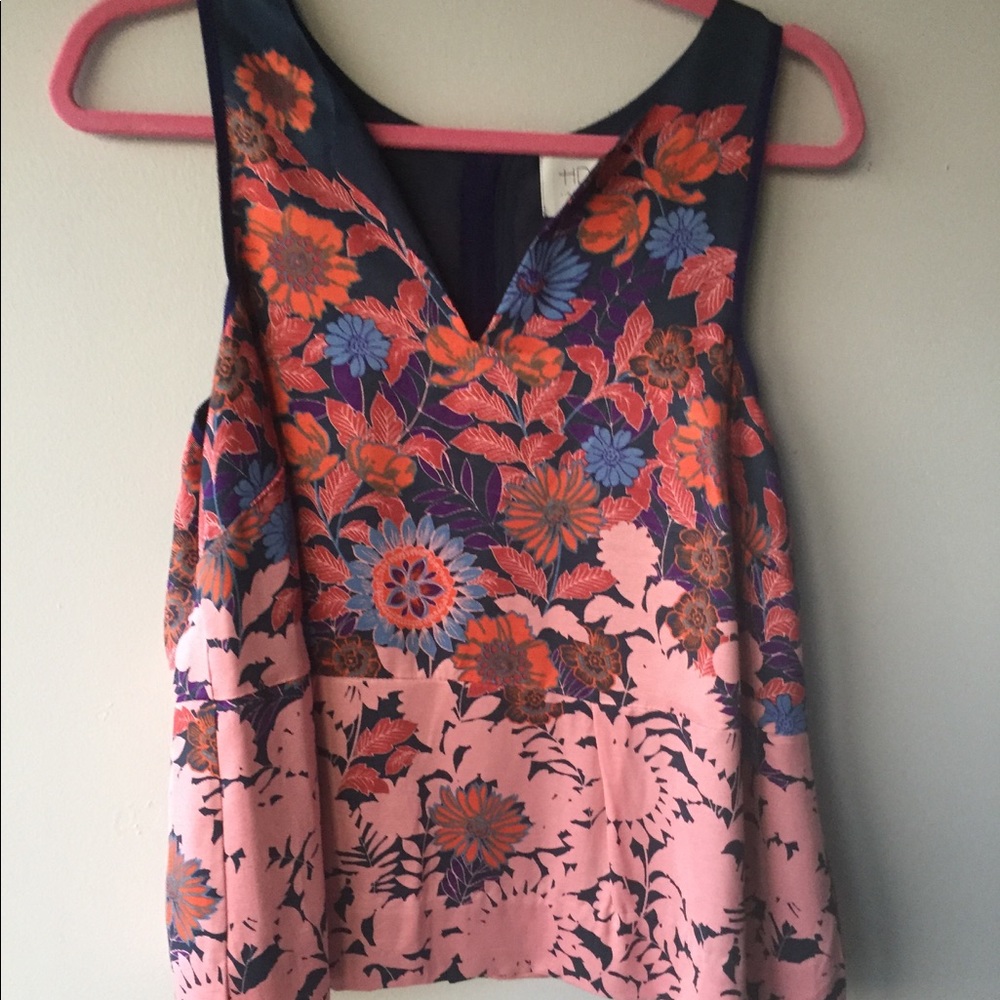 NWT** Hd Paris top