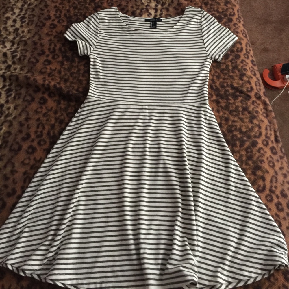 ✨✨ FOREVER 21 DRESS ✨✨