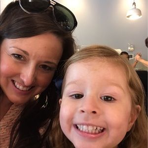 Meet your Posher, Andria