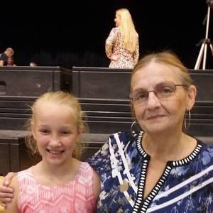 Meet your Posher, Linda