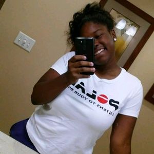 Meet your Posher, Kayla