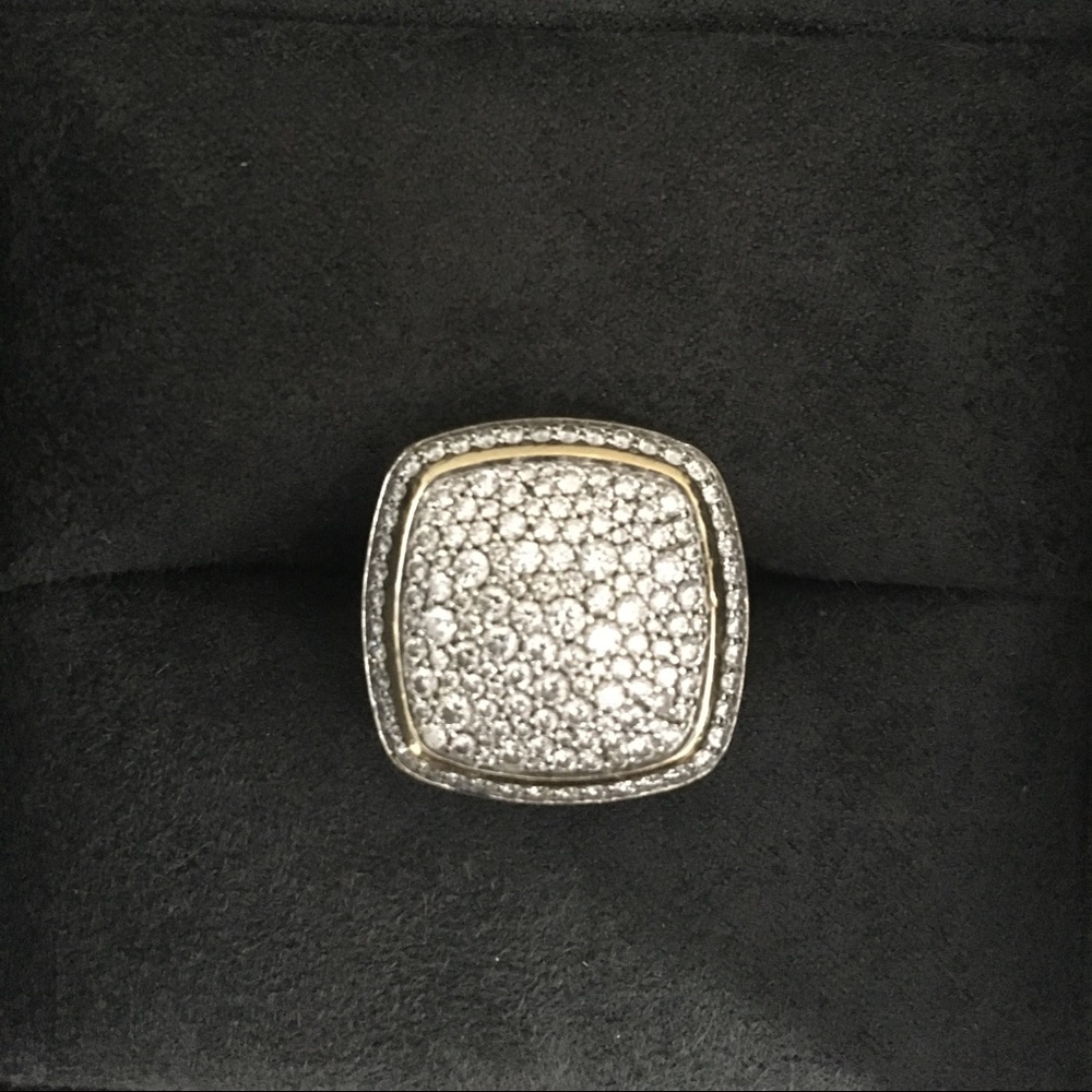 18kt solid gold w/round and beveled diamond ring