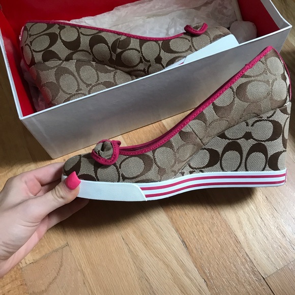 Coach wedges, never worn - Picture 2 of 3