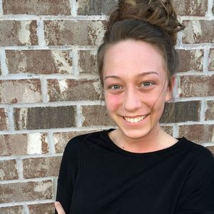 Meet your Posher, Caitlin