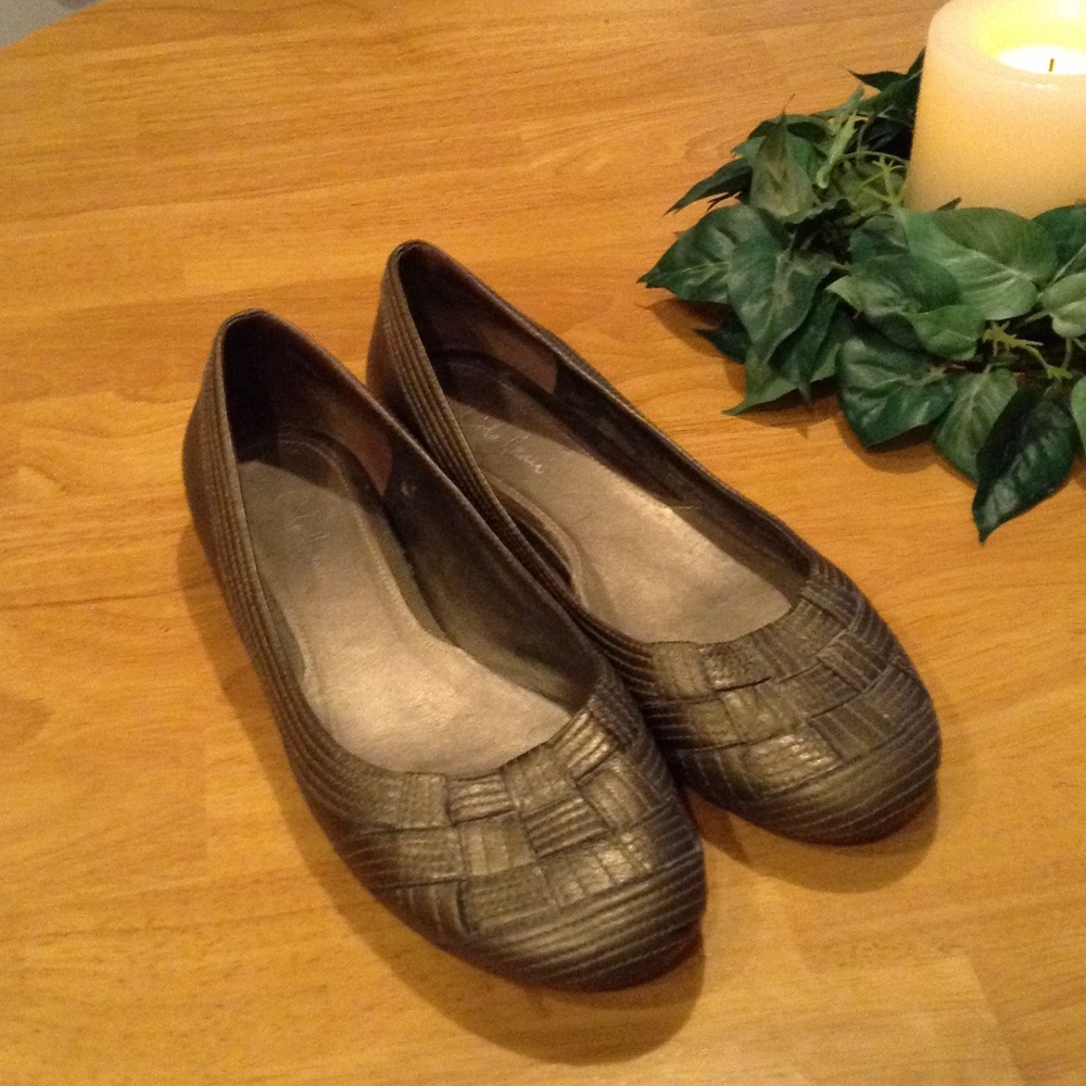 Ladies Cole Haan flats
