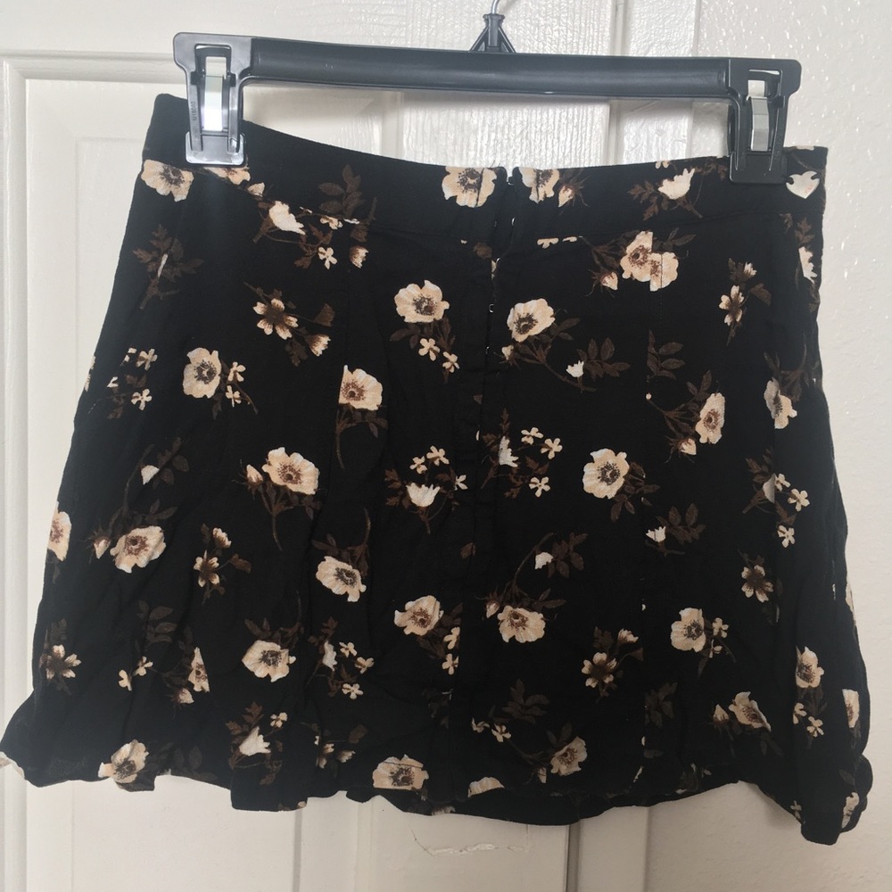 Kendall & Kylie Black Floral Mini Skirt