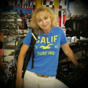 Meet your Posher, Rena