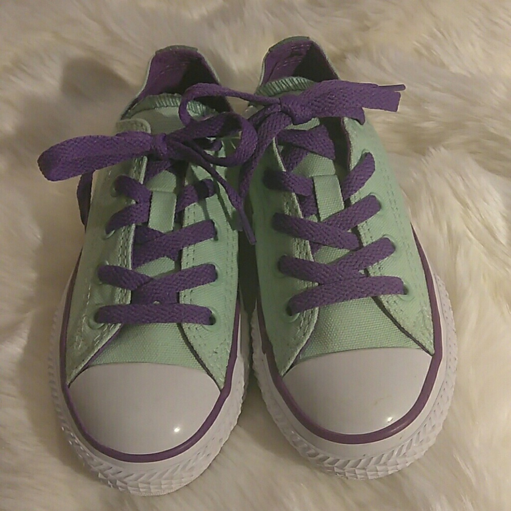Converse All Star with purple trimming - Picture 1 of 5