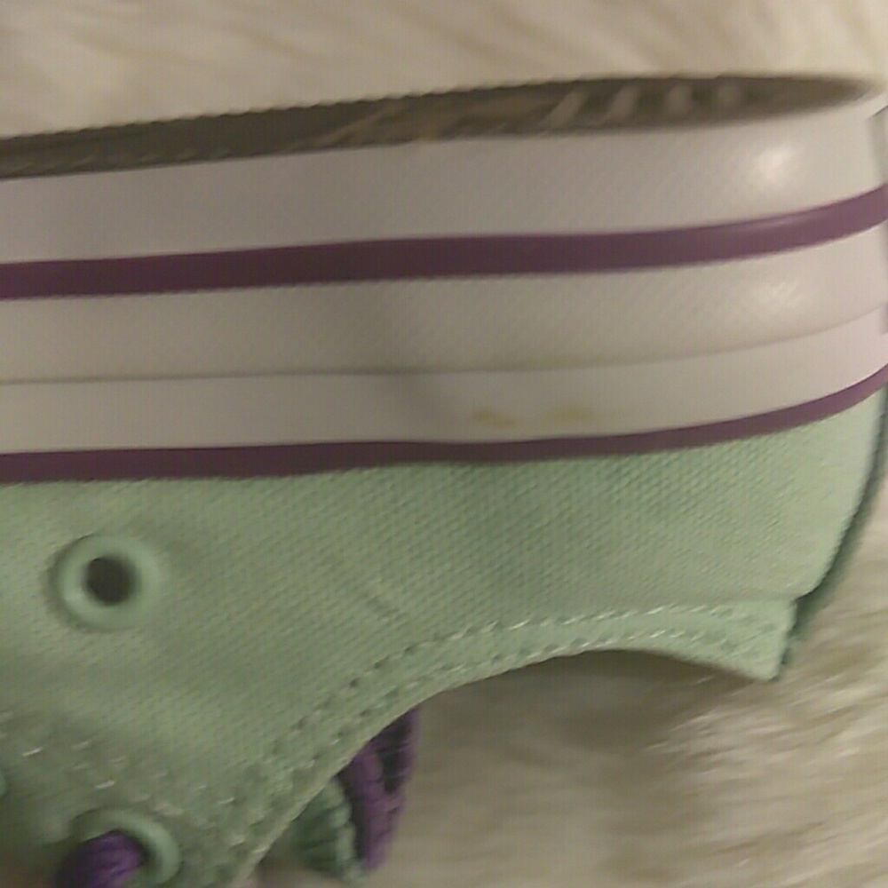 Converse All Star with purple trimming - Picture 3 of 5