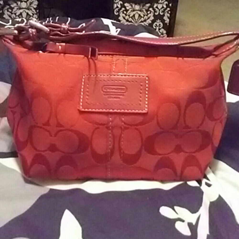 Coach shoulder bag in crimson red c. 2005/2006