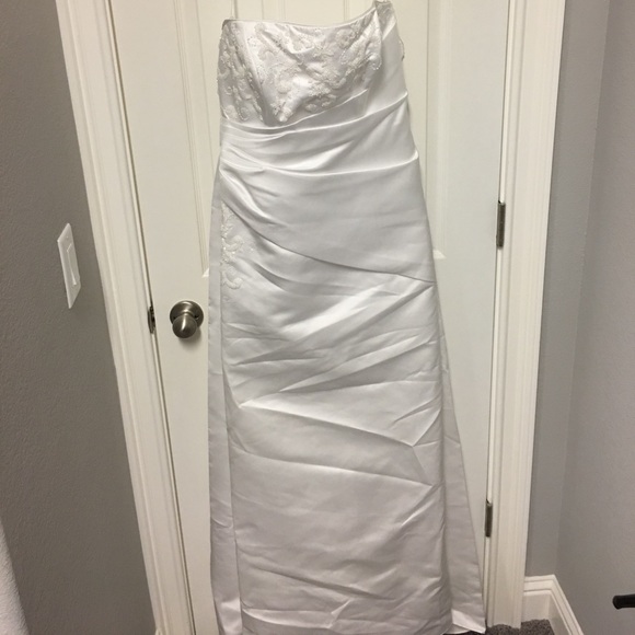 EUC Stunning strapless Plus Size wedding dress - Picture 1 of 5