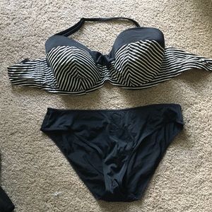 Great striped bandeau bikini