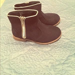 Cat & Jack siZe 1 black shoes