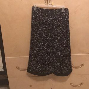 Black leaf print skirt