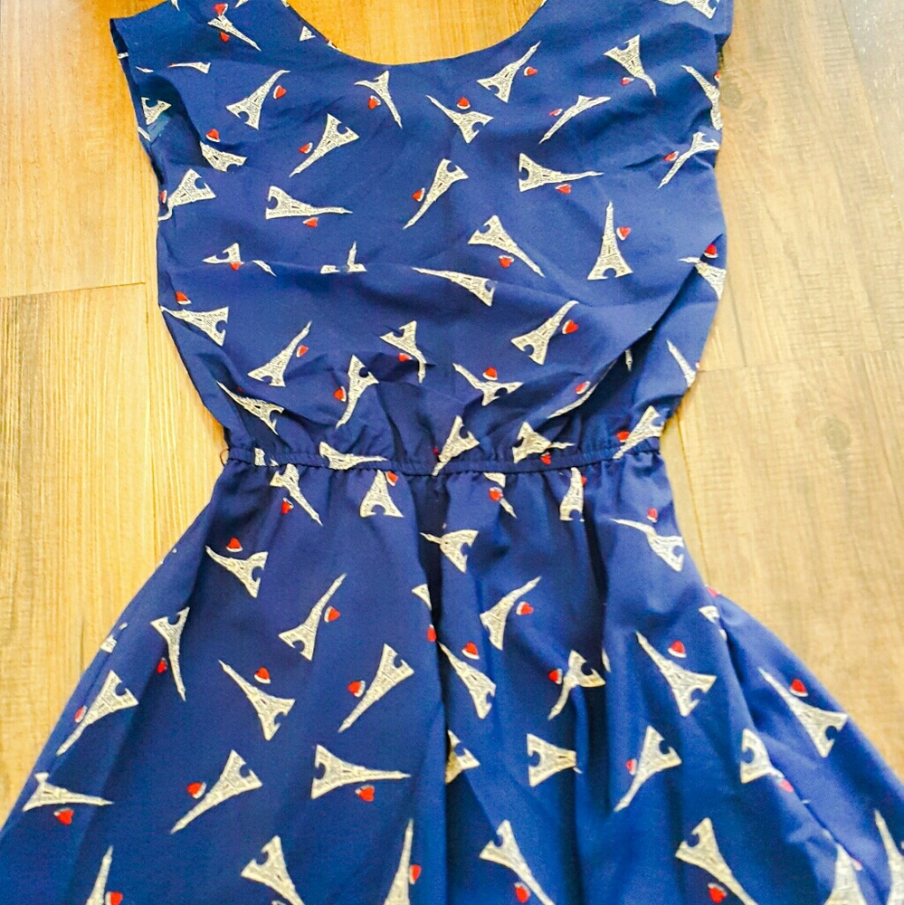 Girls Eiffel Tower and Hearts Dress