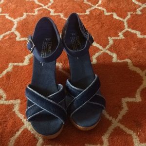 Toms wedges