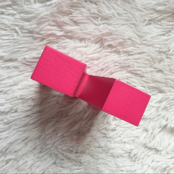 Mini 'M' Decor - Picture 3 of 6