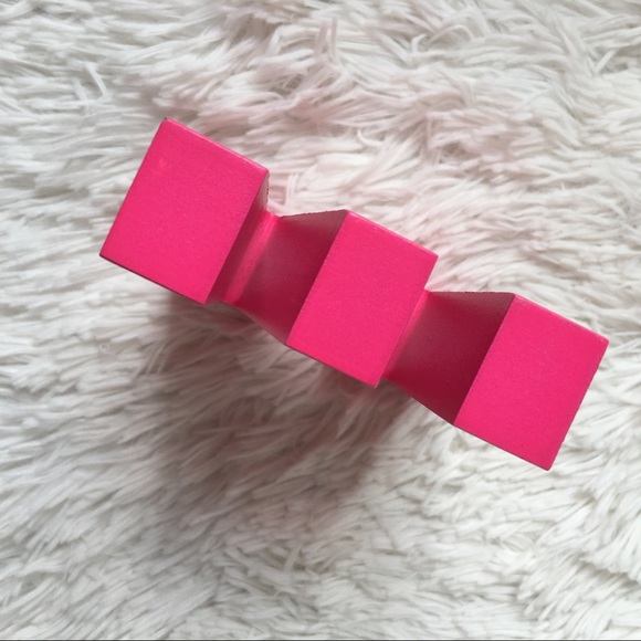 Mini 'M' Decor - Picture 4 of 6