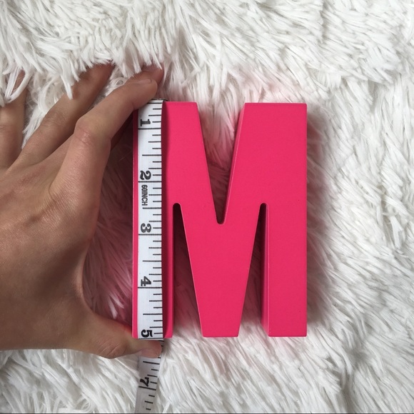 Mini 'M' Decor - Picture 5 of 6