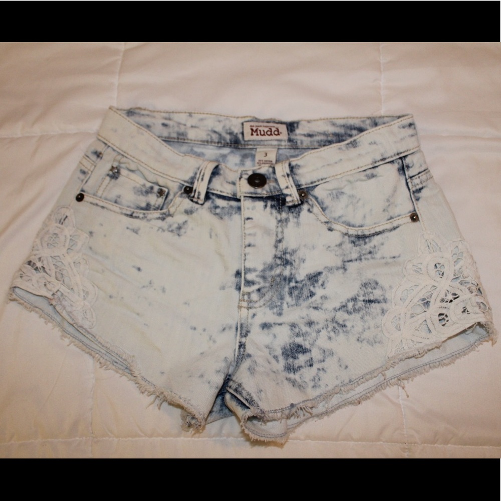 ⬇️$18 | LIKE NEW. Mudd High Waist Cutoff Shorts