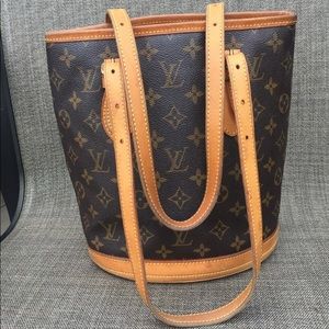💯AUTHENTIC LOUIS VUITTON BUCKET BAG💯