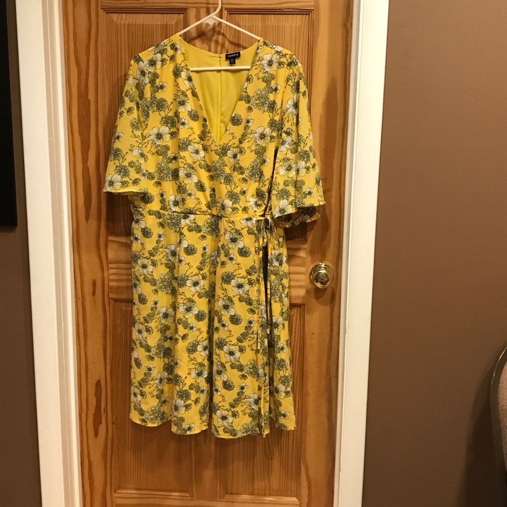 Torrid size 22 mock wrap dress with sleeves!