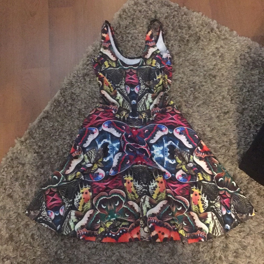 BlackMilk Moths reverse skater