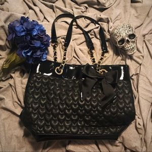 ⭐️HP⭐️ Betsey Johnson Heart Quilted Black Tote