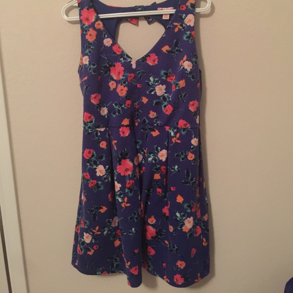 Cute summer dress!