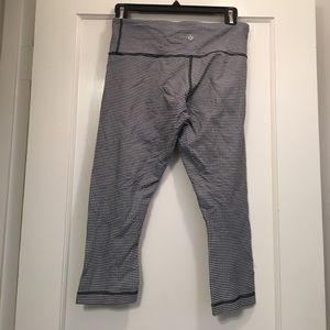 black and wight small checkered leggings