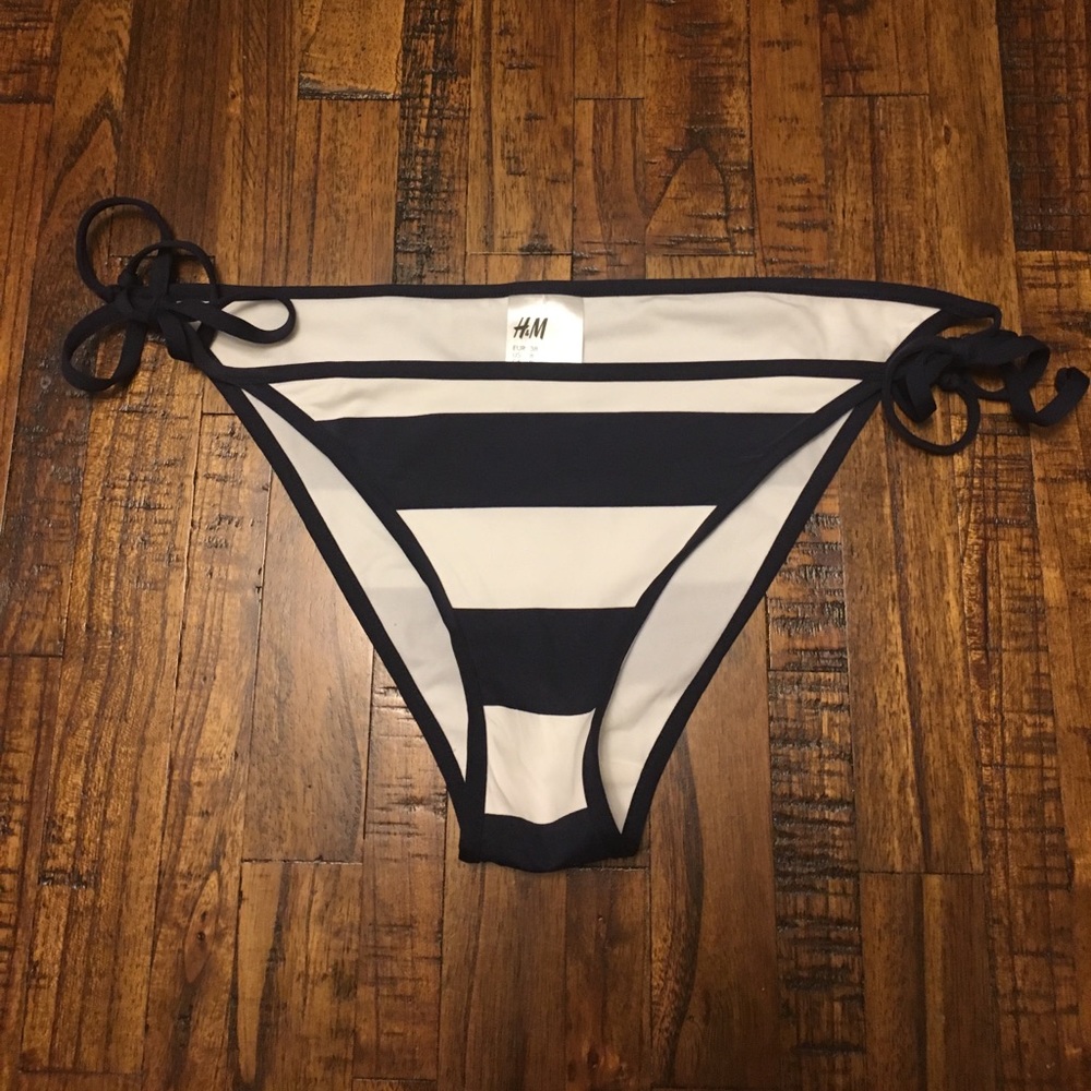 H&M string bikini bottom