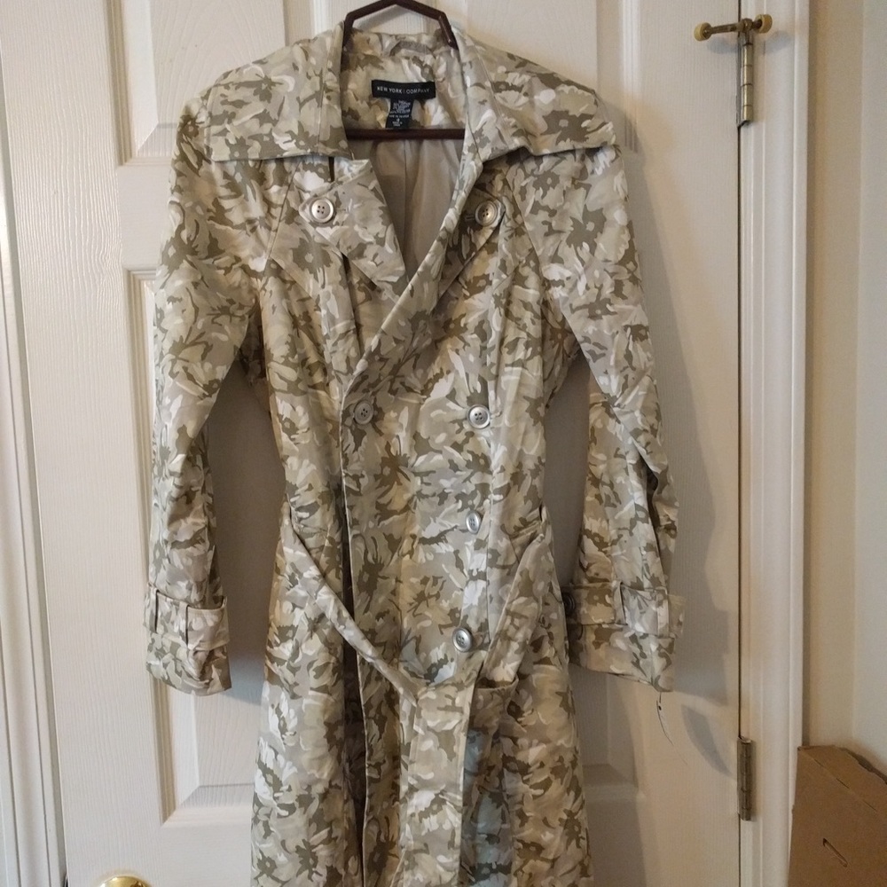 New York & Company Women's 3/4 length coat size 4