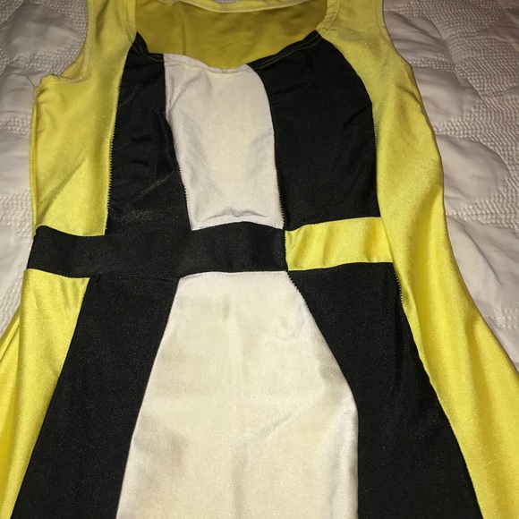 Yellow Abstract Mini - Picture 3 of 5