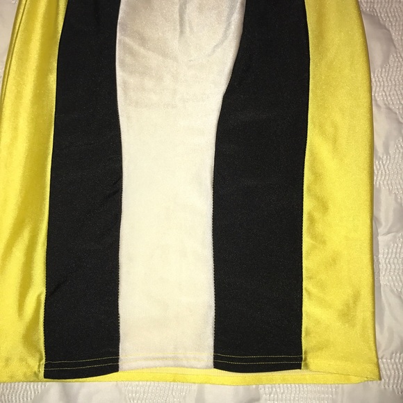 Yellow Abstract Mini - Picture 4 of 5