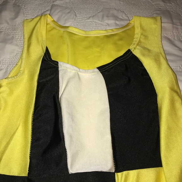 Yellow Abstract Mini - Picture 5 of 5