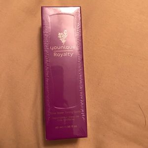 Younique rose water toning spritz