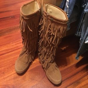 Fringe boots