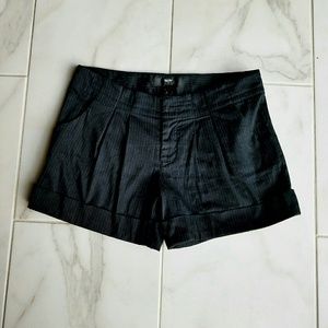 Mossimo stretch pinstripe shorts size 4