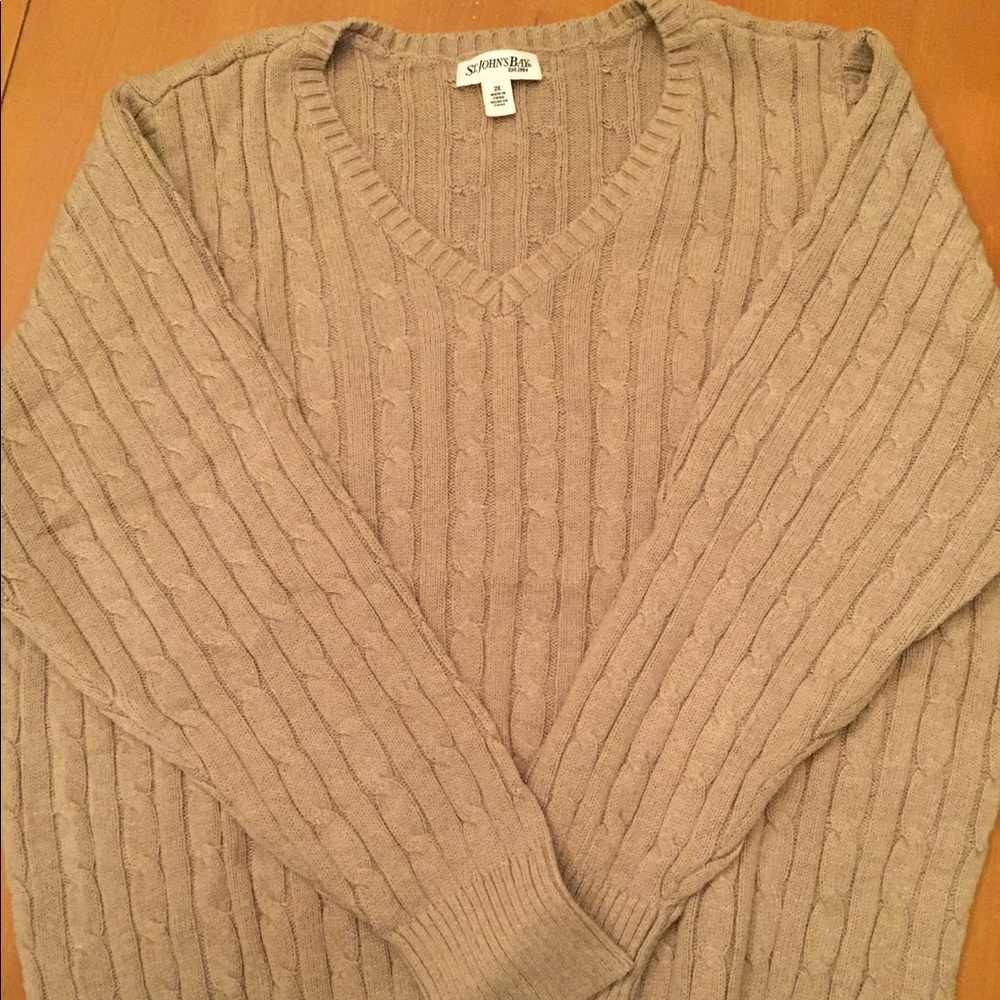 HP 🎉 St. John's Bay V Neck Classic Sweater