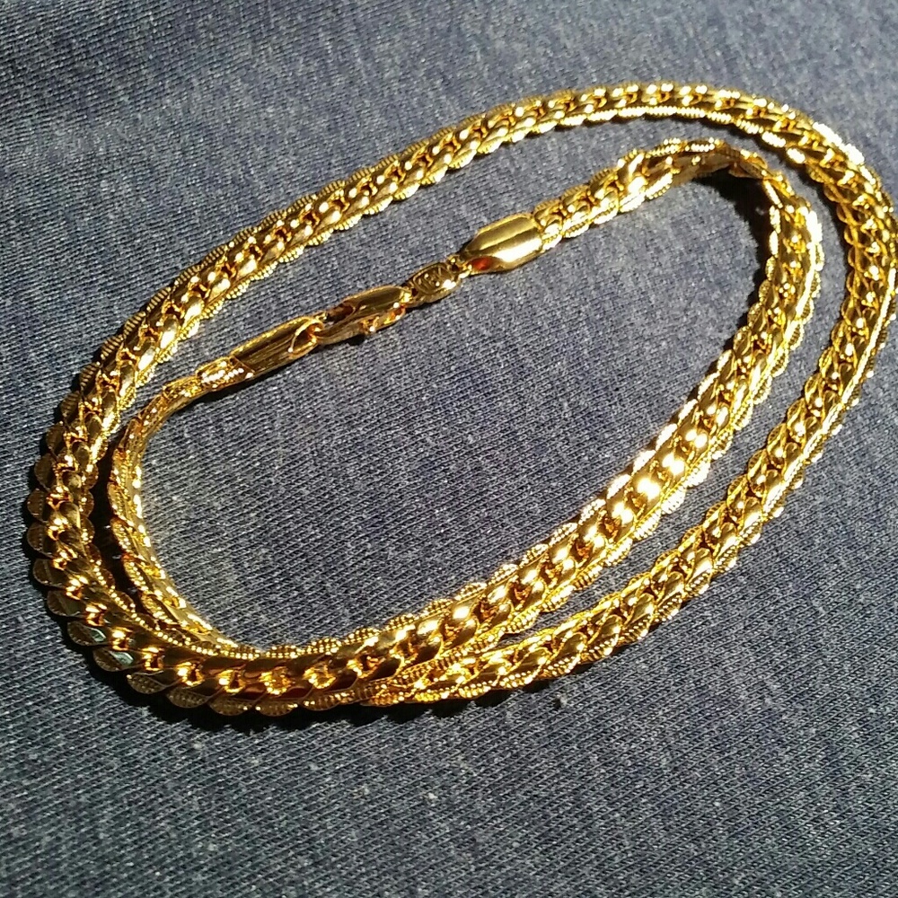Stunning Unisex 18k gold necklace