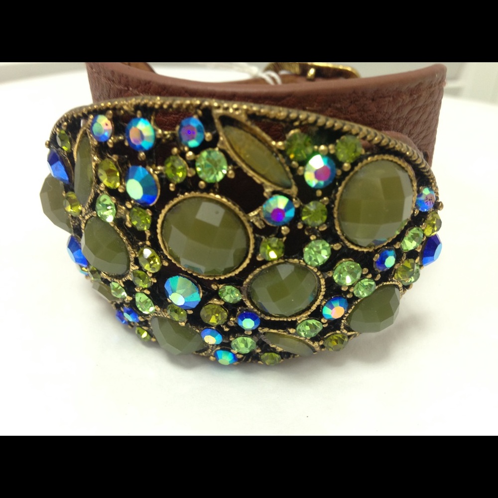 Green Stones and crystals Leather bracelet