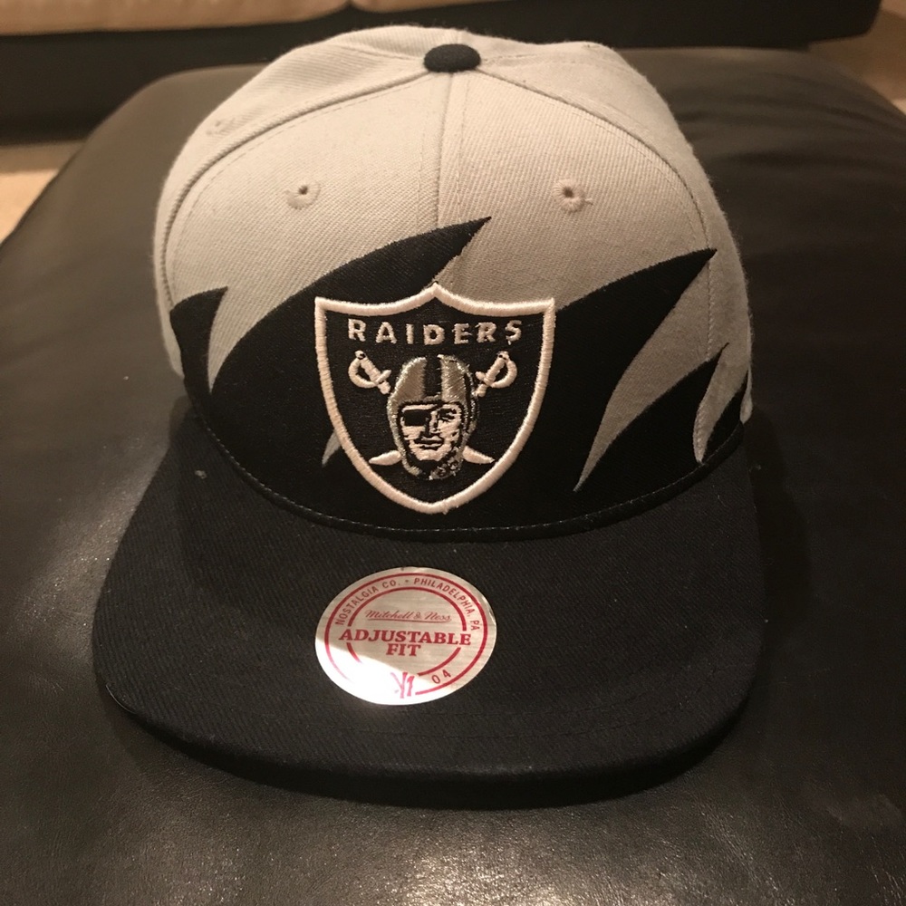 Oakland Raiders Mitchell & Ness SnapBack Hat