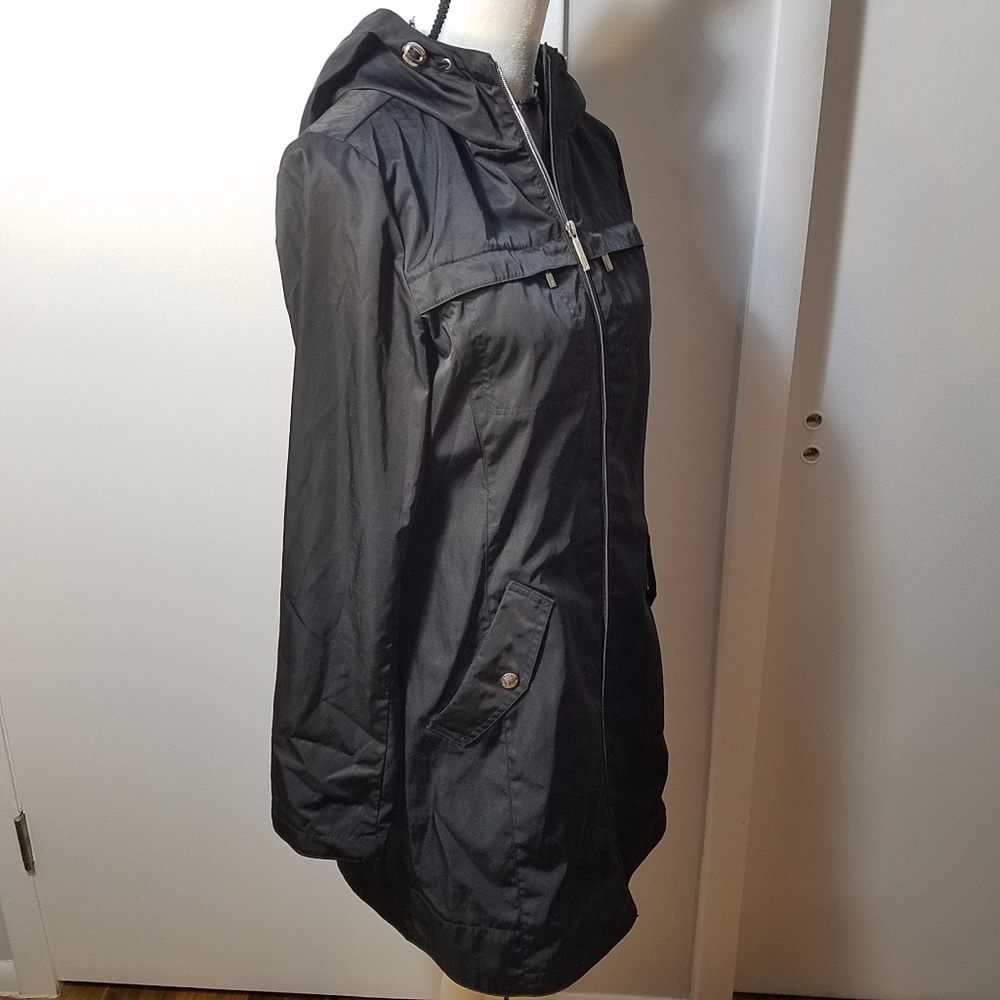 MICHAEL Michael Kors Black Zippered Windbreaker - Picture 3 of 8