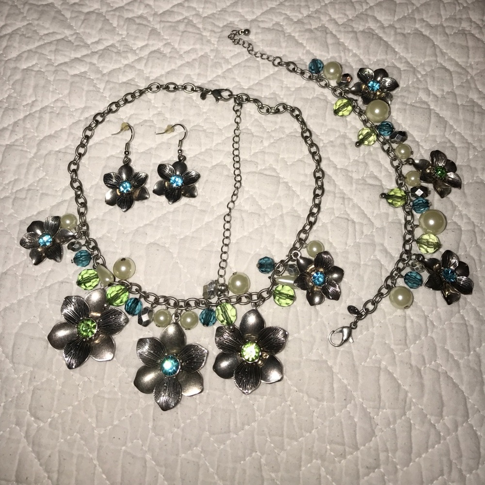 Premier Design Necklace, Earrings and Bracelet Set