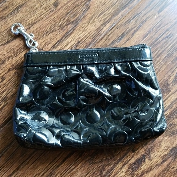 COACH SIGNATURE PATENT LEATHER WRISTLET - Picture 1 of 5
