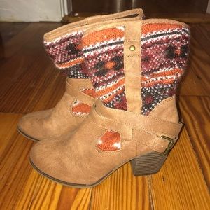Pattern quilted boots