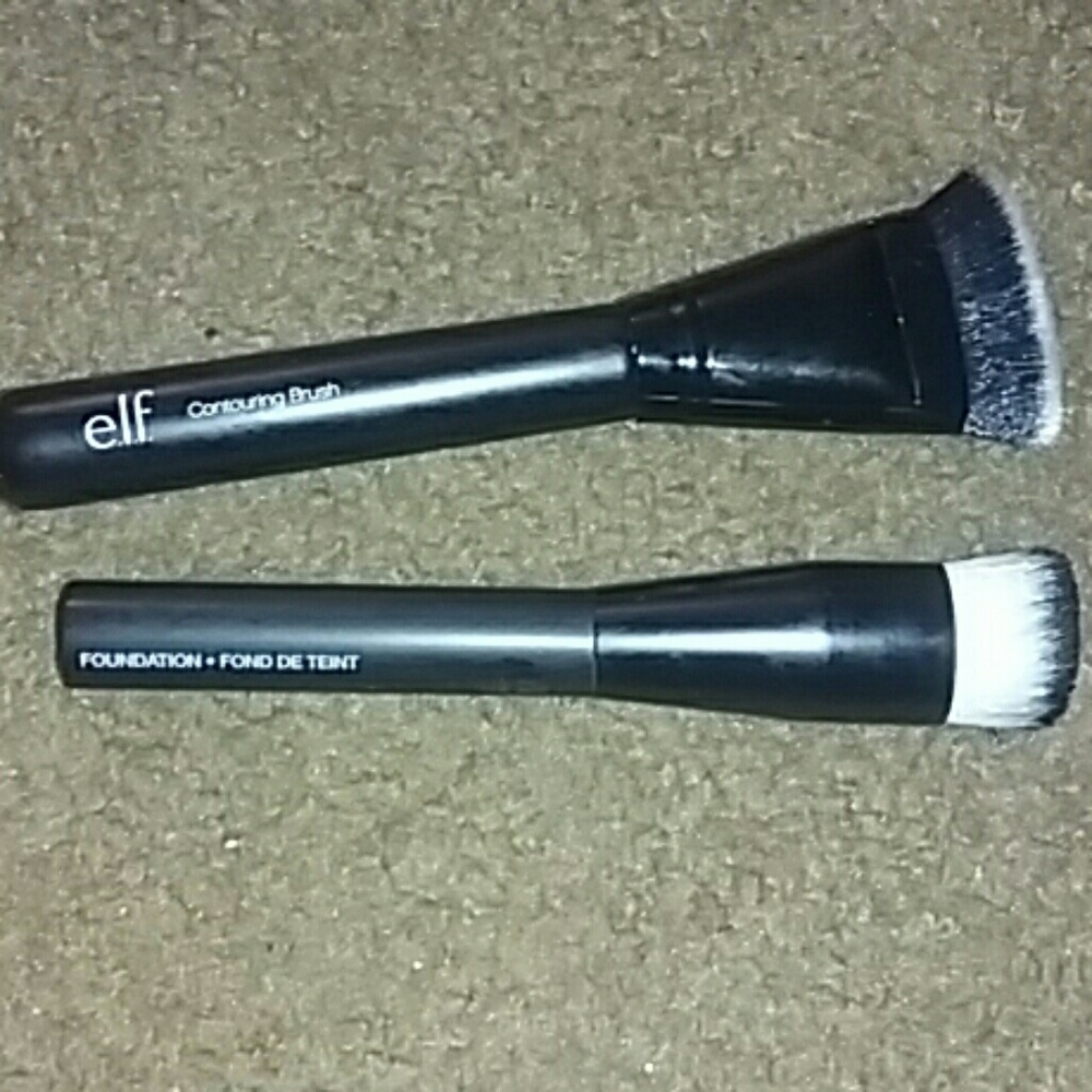 Makeup brushes