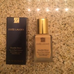 Estée Lauder double wear foundation